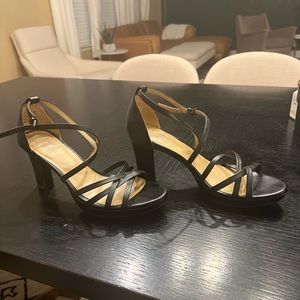 Size 8 Naturalizer Cecile heels